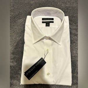 BANANA REPUBLIC
POPLIN DRESS SHIRT